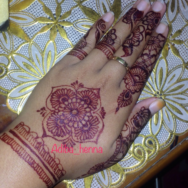 Jasa ukir henna pengantin