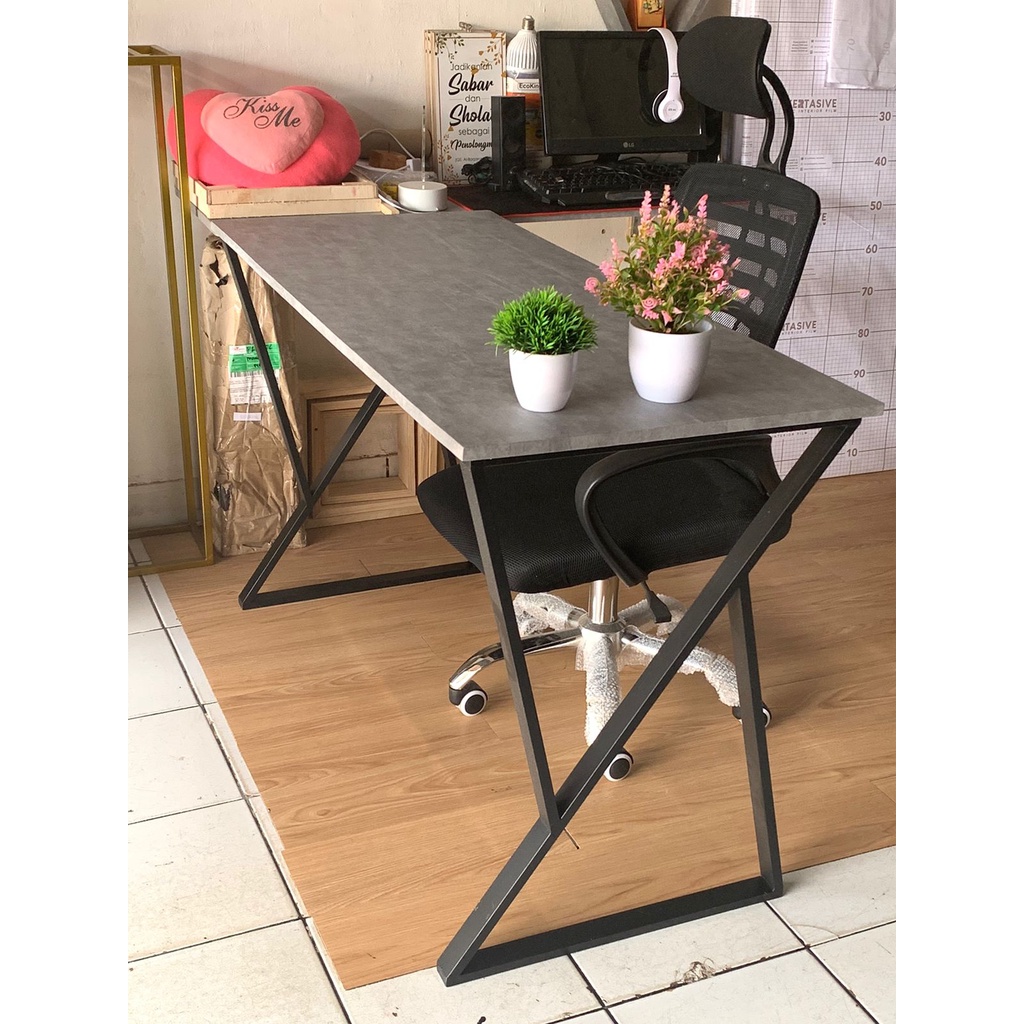 Meja Gaming/ Meja kaki Zigzag SE-INDONESIA