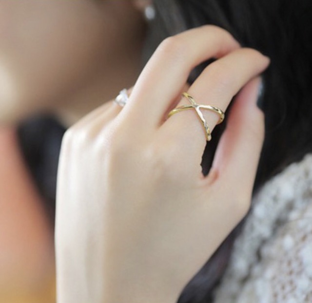 CINCIN WANITA BENTUK SILANG