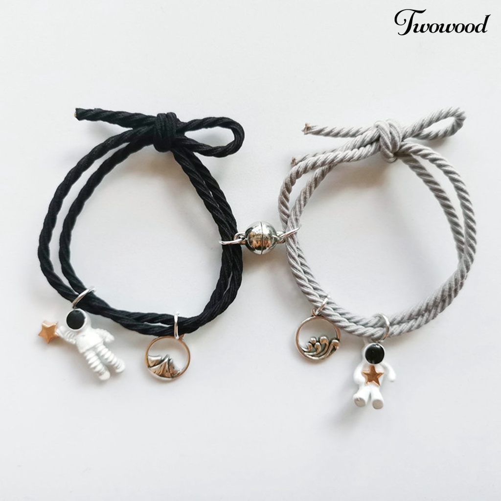 Twowood 2Pcs Exquisite Bracelet Magnetic Adsorption Alloy Adorable Spaceman Pendant Fashion Bracelet for Girls