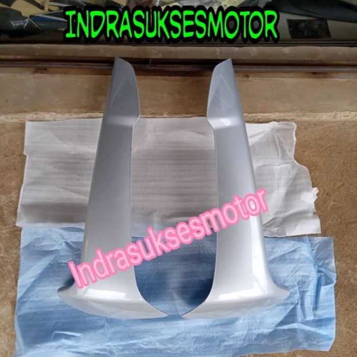 sayap body depan bagian luar motor supra fit new silver