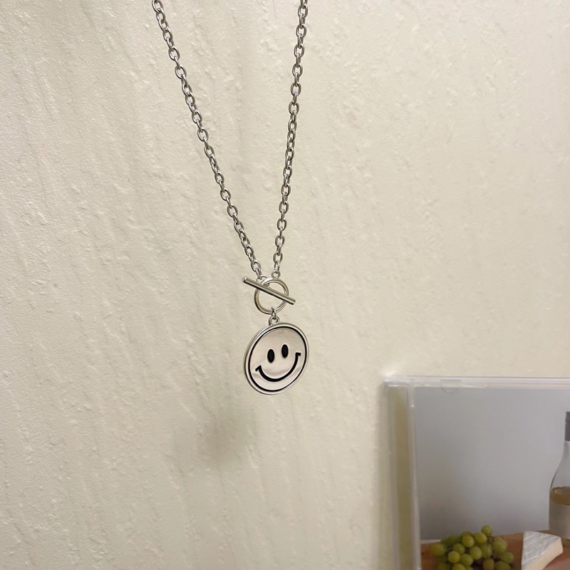 Kalung Rantai Dengan Liontin Smiley Face Gaya Hip hop Punk Untuk Wanita