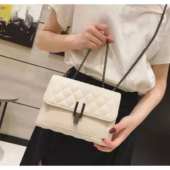 Ghaya - [Bisa COD] Tas Slingbag wanita Chelsy Embos, Tas Selempang Wanita Import Murah Mini Sling bag Wanita, Sling Bag Distro