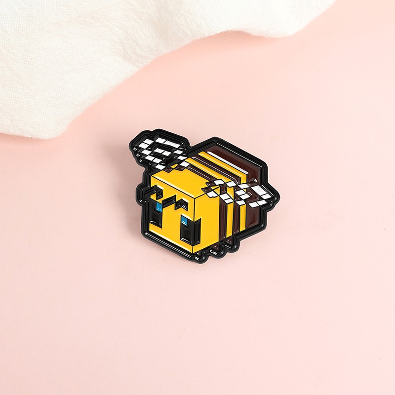 Bros Pin Enamel Bentuk Kartun Hewan Lebah Warna Silver Untuk Hadiah