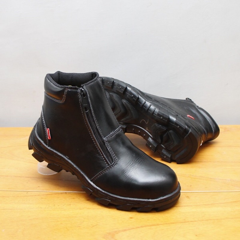 Sepatu safety boot kerja hiking touring bahan kulit sapi asli model resleting