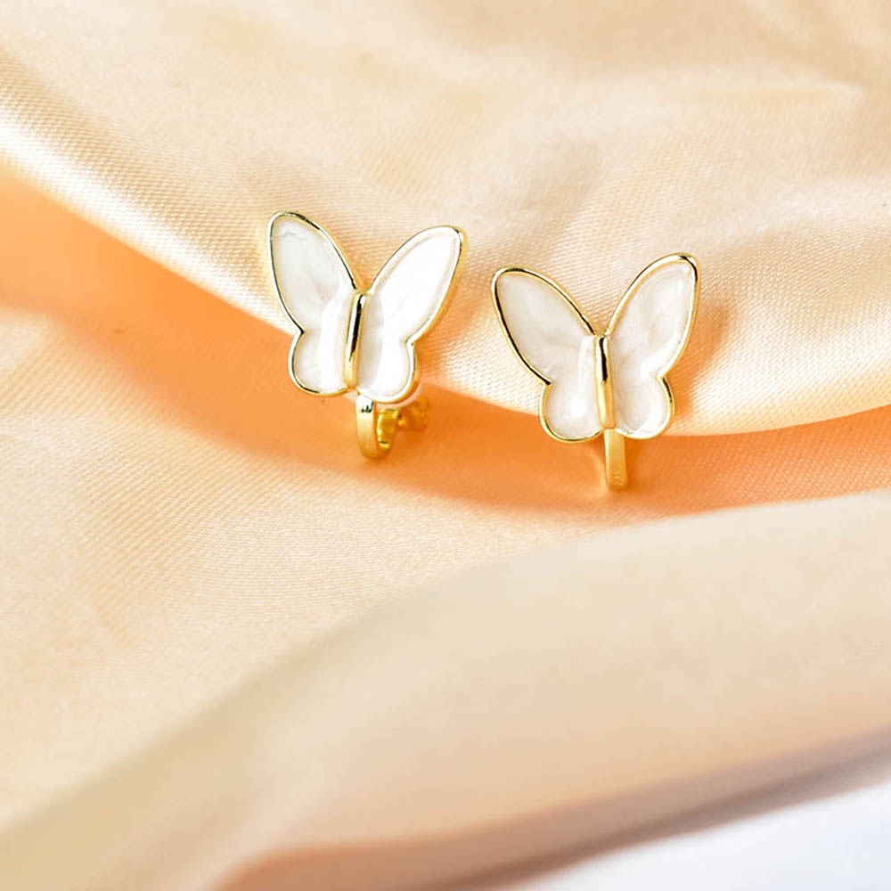 Anting Klip On Tanpa Tindik Desain Kupu-Kupu Bahan Resin Warna Emas Gaya Korea Untuk Hadiah