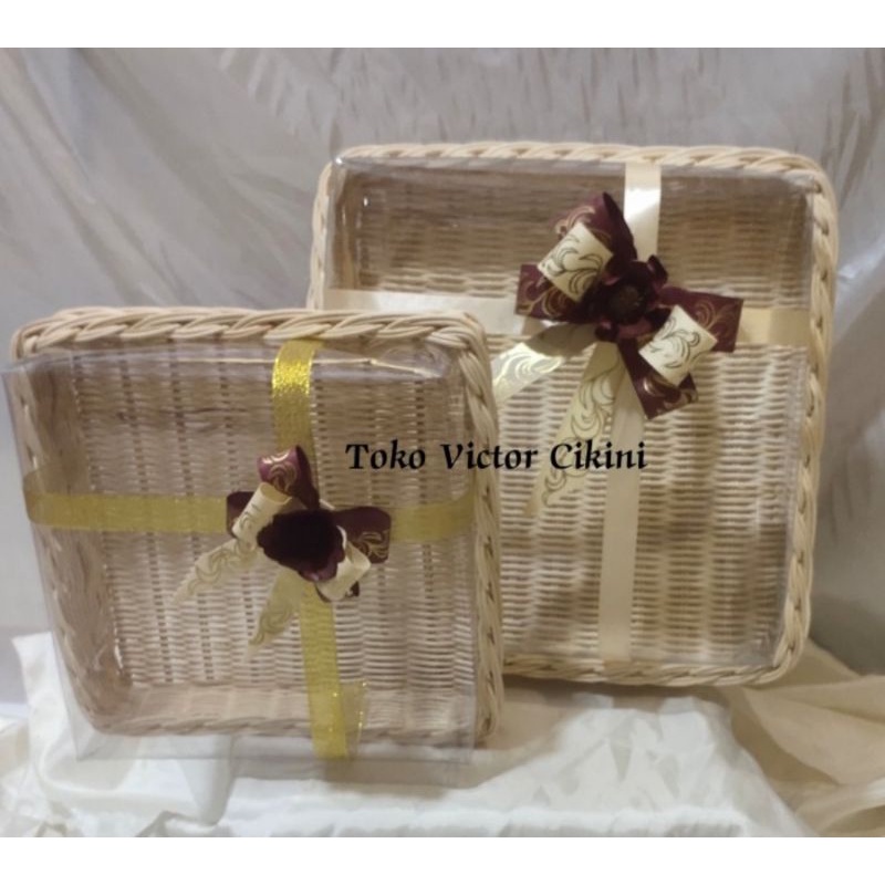 Kotak hantaran kue/kotak kue rotan/kotak rotan mika/kotak serahan kue/kotak makanan