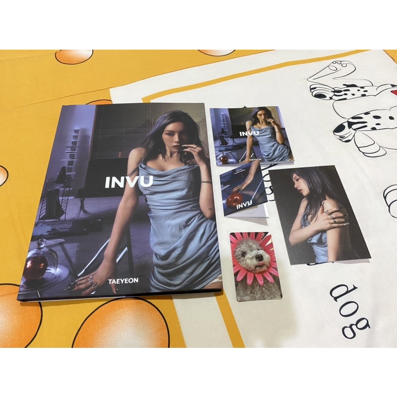 Taeyeon photocard Invu album envy ver pc sharing + poster snsd ohgg
