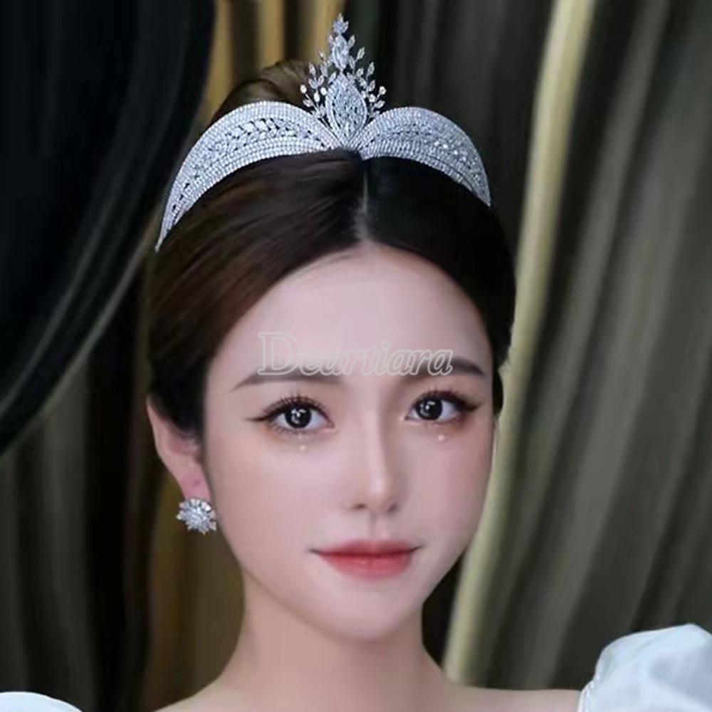 Mahkota Tiara Bahan Alloy Aksen Berlian Untuk Pernikahan