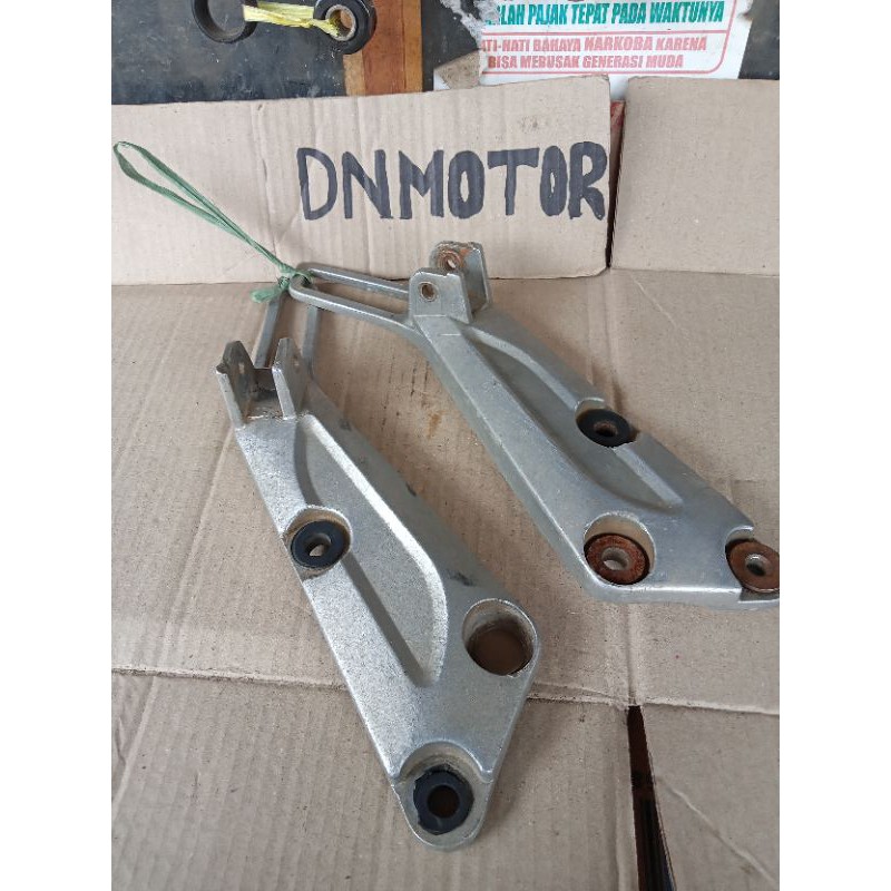 ori copotan dudukan foot step belakang supra x old, supra fit old