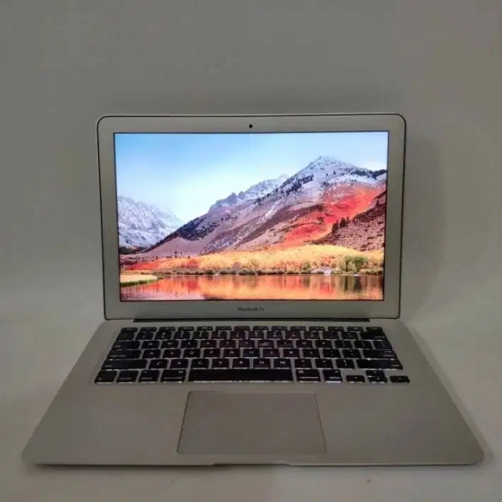 MacBook air 13 Inetl Core 2Duo RAM 2GB SSD 256 GB NVIDIA Bekas Second