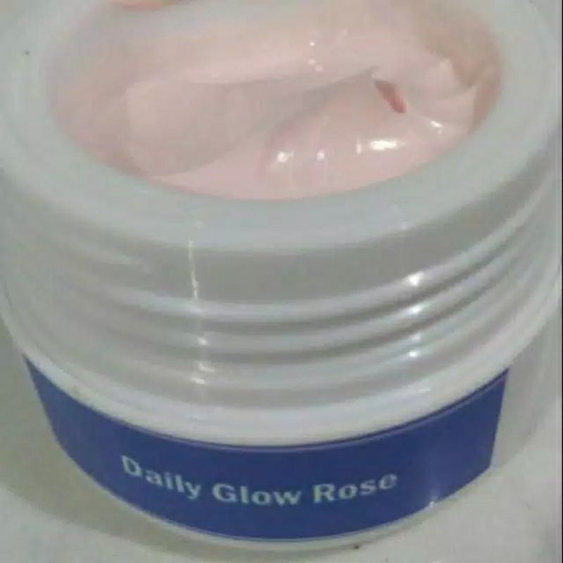 DAILY GLOW ROSE / sunscreen KRIM PAGI SIANG DENGAN SPF 30
