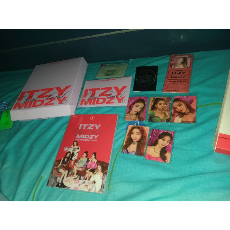 Fullset Itzy Midzy Official Fanclub Kit Minus Membership Card