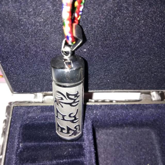 Kalung om mani padme hum