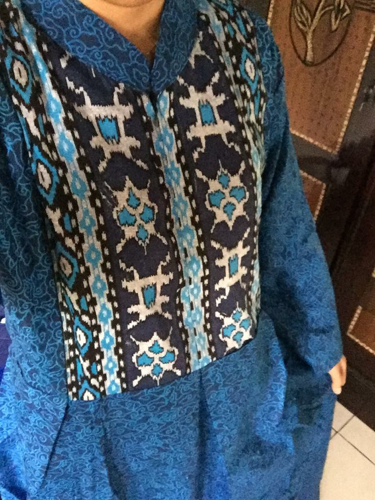 Batik Couple Keluarga Sania Ruffle Ori Ndoro Jowi Dnt Motif Mega Mendung Biru