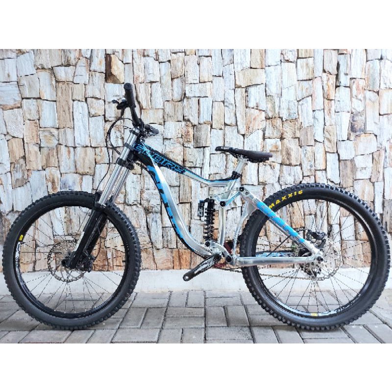 Giant Glory 8.0 DH Masih Mulus banget