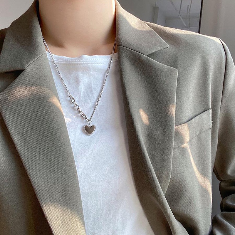 COD❤️Cinta Liontin Kalung Titanium Steel  Fashion Wanita Hip Hop Punk Sweater Rantai Keren Angin Kalung Wanita  Fashion Aksesoris Murah