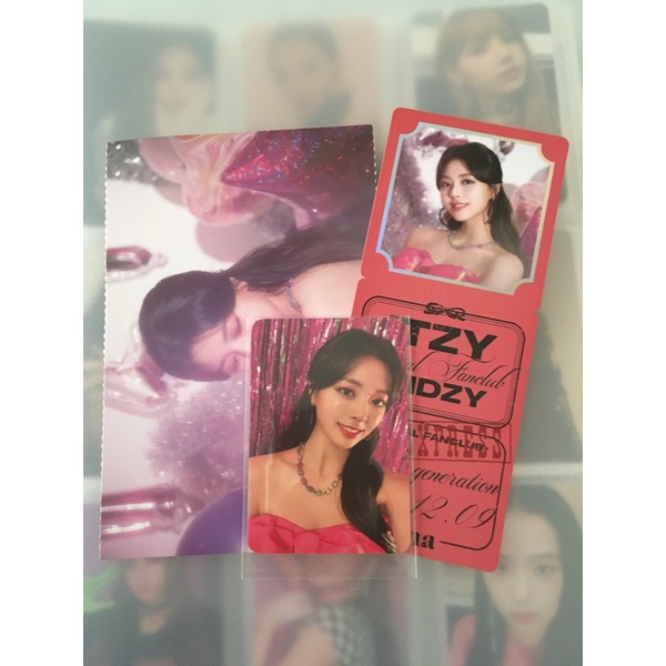 yuna itzy welkit photocard set (BOOKED)