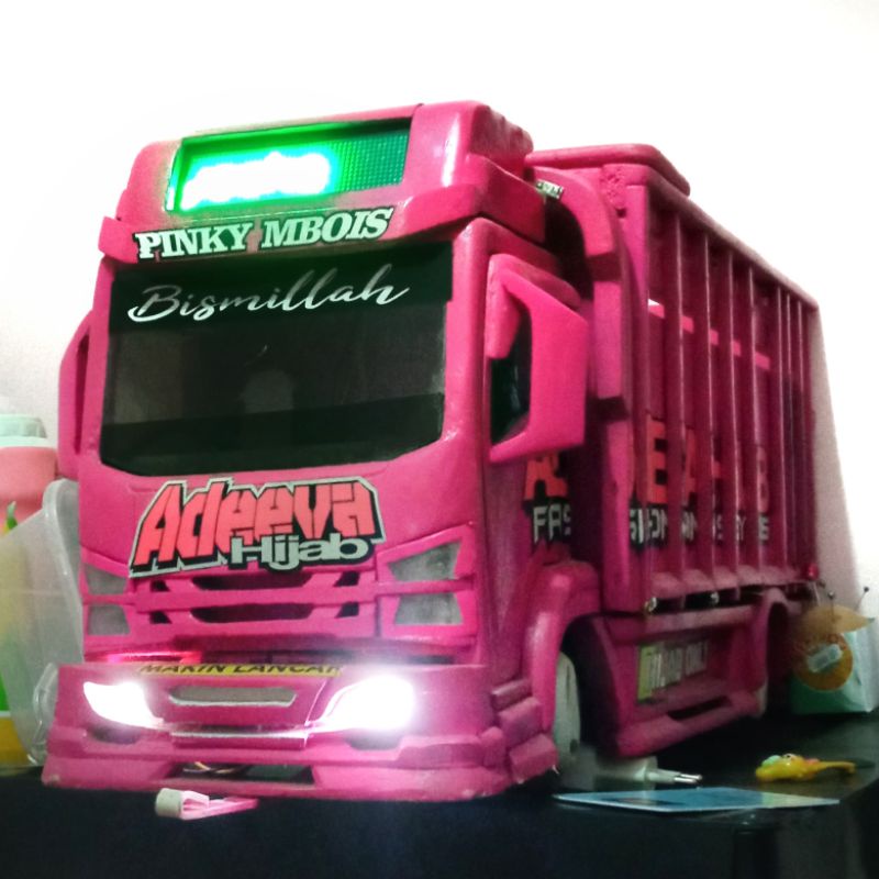 cod miniatur truck oleng model giga SR CONCEPT