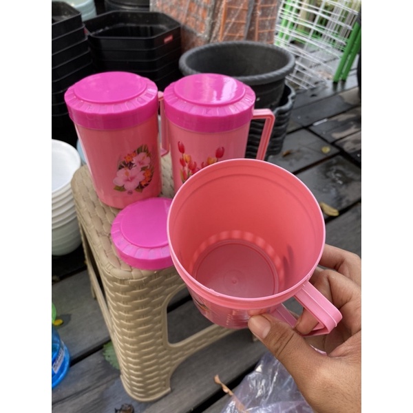 Gelas pake tutup mug pelastik cocok teh &amp; kopi