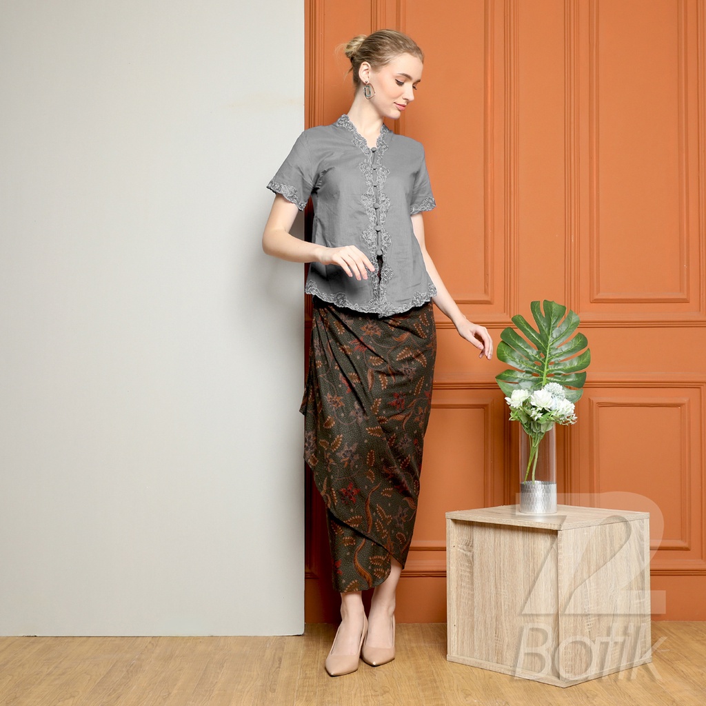 ROK BATIK SPAN Skirt Lilit Kebaya Instan Modern Wanita Motif Kembang Hijau Tua Hitam 725256 Cap 72 - Rok Batik Lilit Bawahan Skirt Kamen Kebaya Songket Batik Panjang Plisket Span Instan Jadi Bali Lembaran Premium Modern Untuk Wanita Kondangan