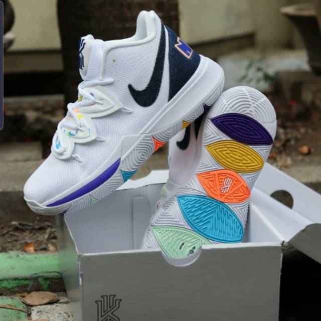 Nike kyrie 5 have a nike day