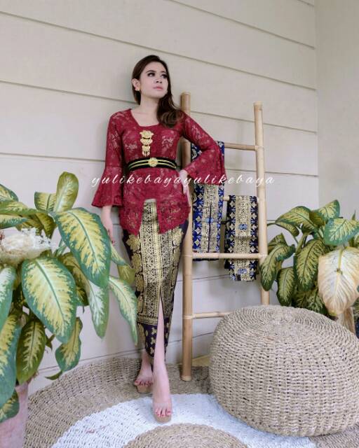 Set Kebaya Bali Modern Model Lonceng Full Brokat