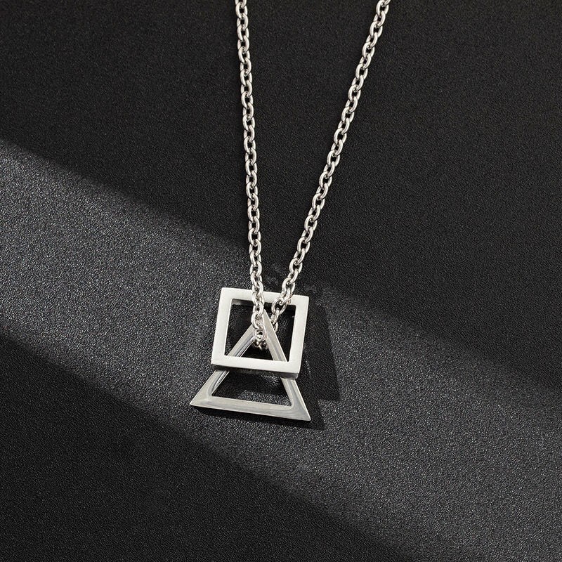 Kalung Rantai Dengan Liontin Segitiga Geometri Warna Silver Gaya Hip Hop Untuk Wanita