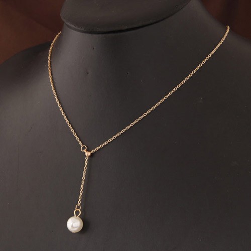 LRC Kalung Exquisite Gold Color Pearl Pendant Decorated Simple Design A41533