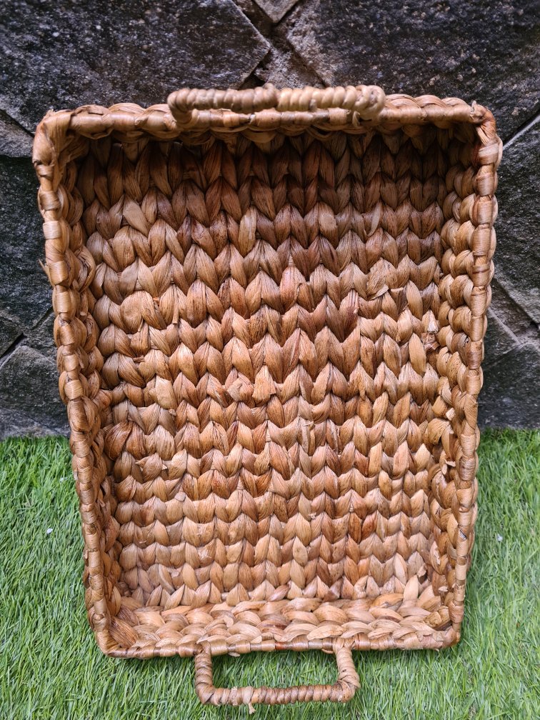 Nampan Anyaman / Baki / Tray / Keranjang Kotak Enceng Gondok Handmade Dekorasi Kekinian