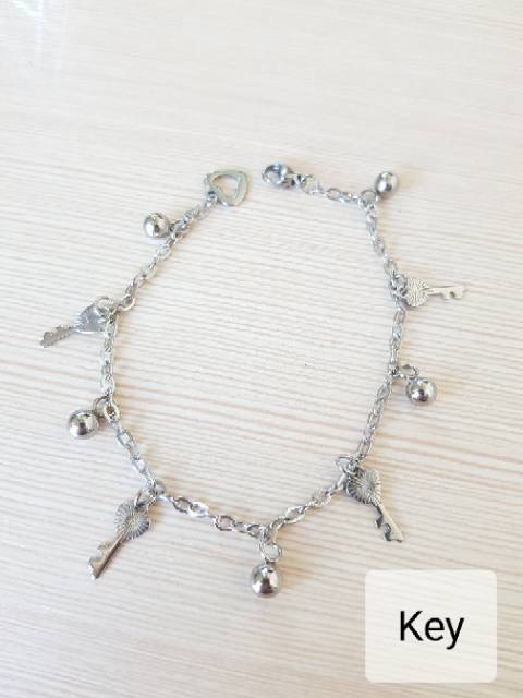 SET Gelang Tangan Kaki Key &amp; Padlock Titanium Silver Antikarat