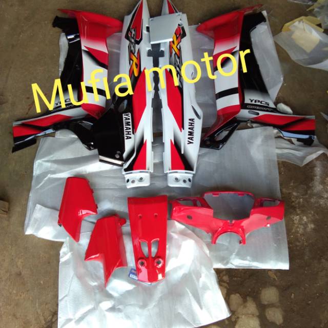 Cover body fizr full haluss warna merah putih plus setriping