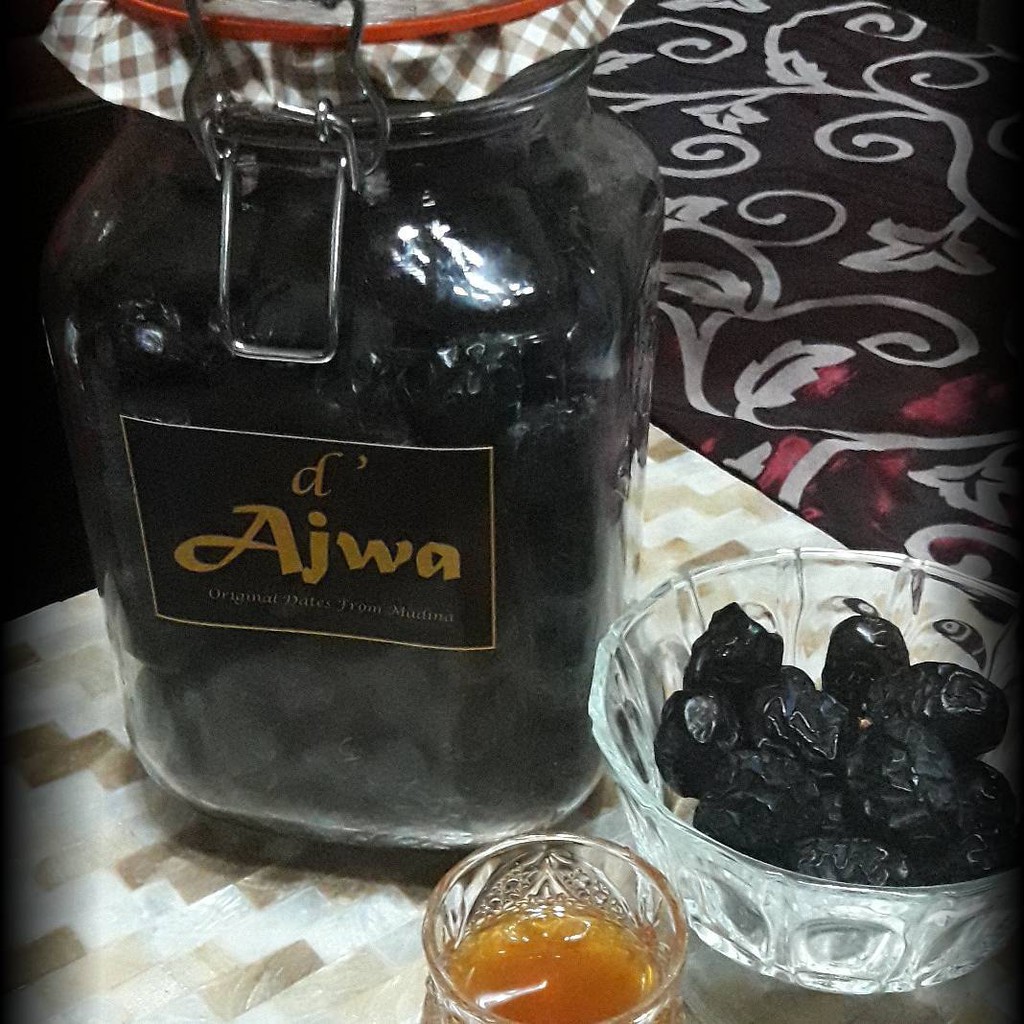 

Ajwa Sedang 1000 gram