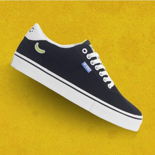 FYC MUSAC SINGLE BLACK SUEDE