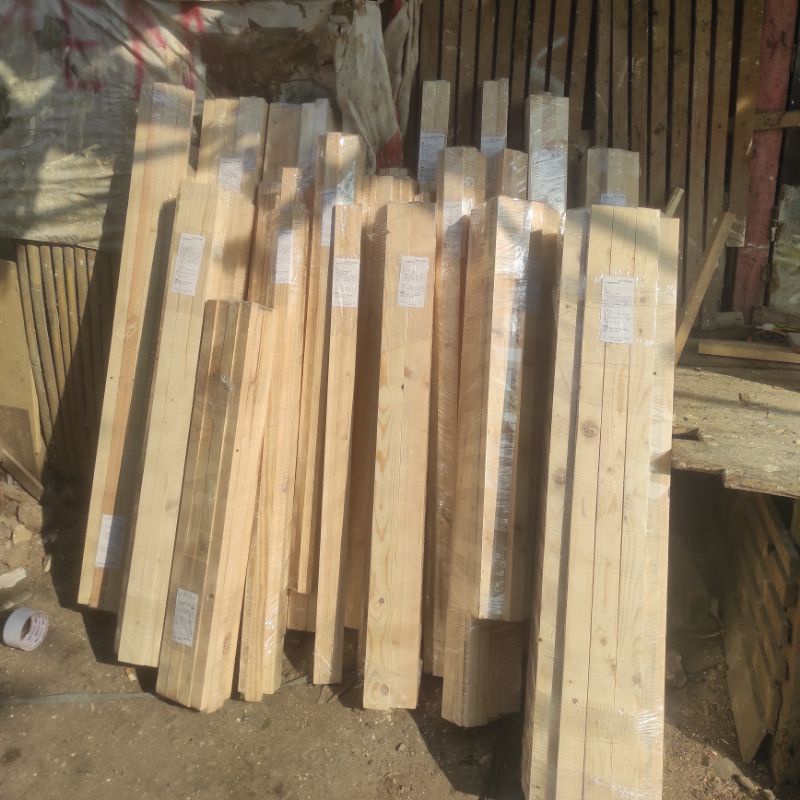 lis kayu 120x3x2  / kayu reng jati belanda / wall panel kayu / sudah di amplas halus