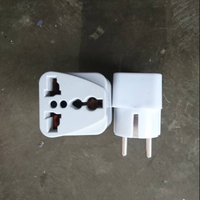 Colokan sambungan listrik kaki 3