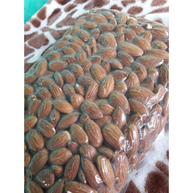 

Natural Whole Raw Almond Blue Diamond