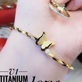 Titanium Set Perhiasan Gelang dan Cincin Wanita 985Cn