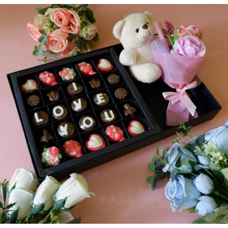 

paket romantis (coklat,bunga,boneka)
