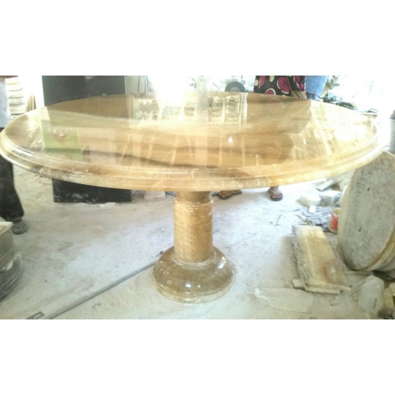 Meja Makan Bulat Onyx Diameter 150cm