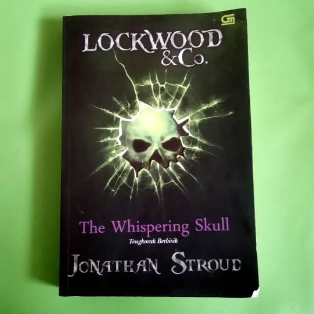 Novel Preloved "The Whispering Skull: Tengkorak Berbisik #lockwoodncoseries2"