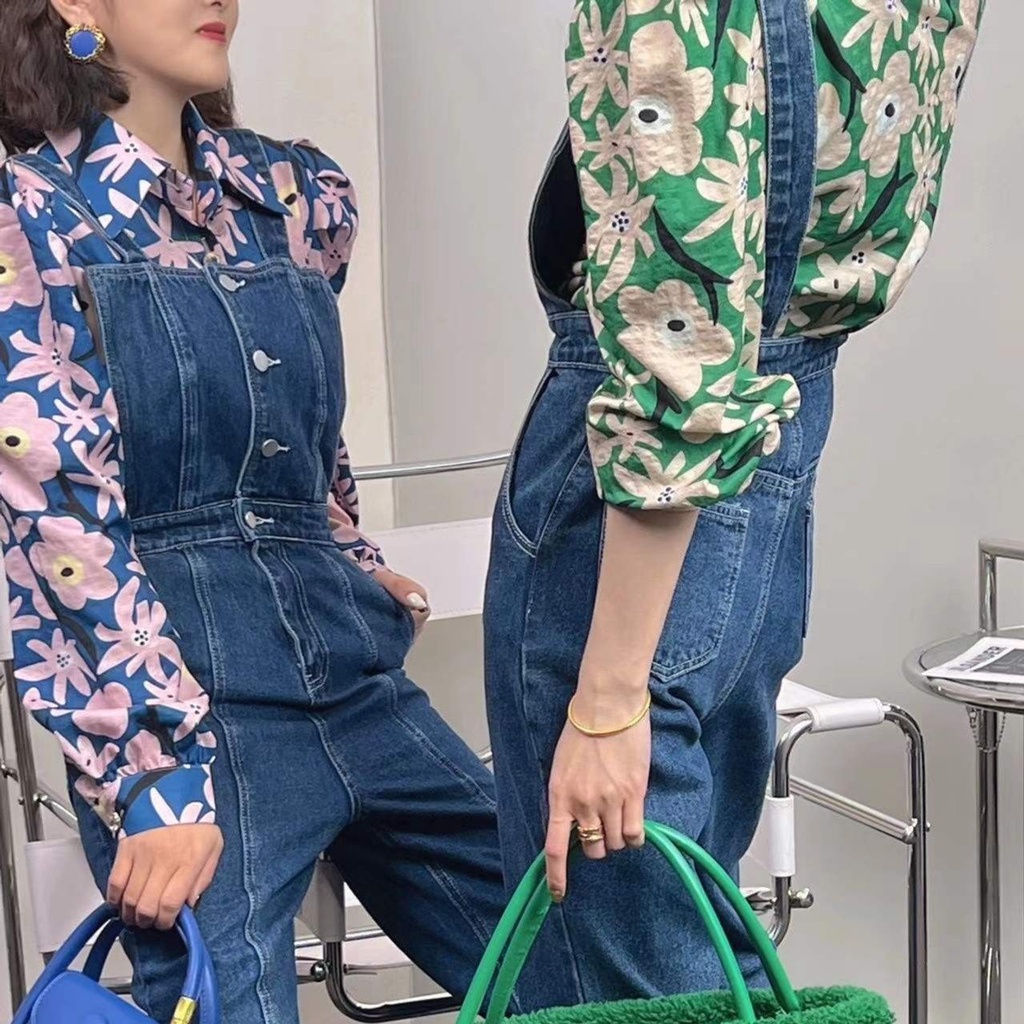 pro Wanita sekelas Xiaoming memakai vibrato dengan pinggang tinggi yang sama dan kaki yang kurus
