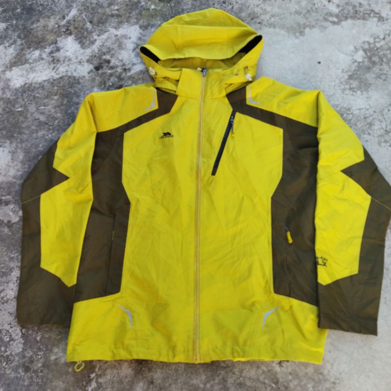 JAKET OUTDOOR SECOND TRESSPAS size L (Minus slide terakhir)
