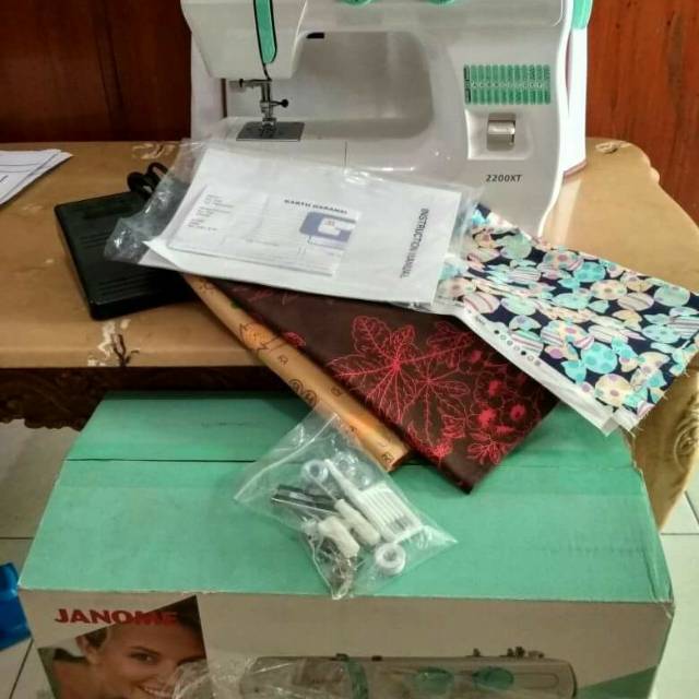 Janome 2200XT second