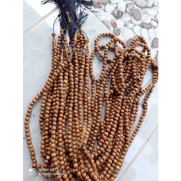 Tasbih gaharu 165butir ukuran 8mm asli gaharu wangi cocok tanpa bahan bahan tambahan alami agar lebih nyaman berdzikir