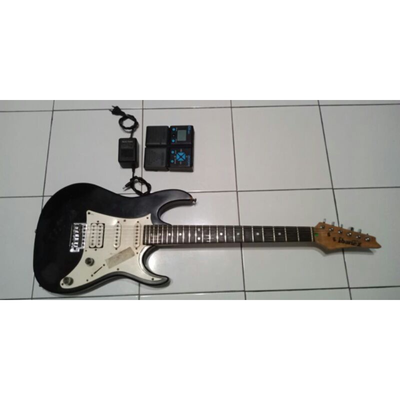 gitar ibanez & efek zoom g1on