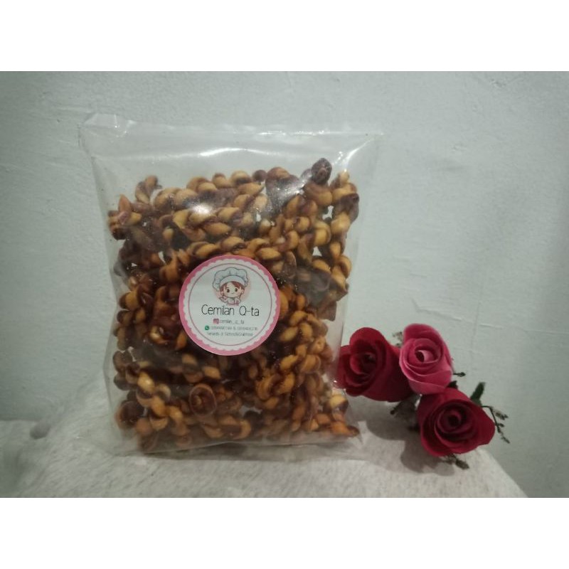 

snack / Cemilan Kue Kepang/tambang