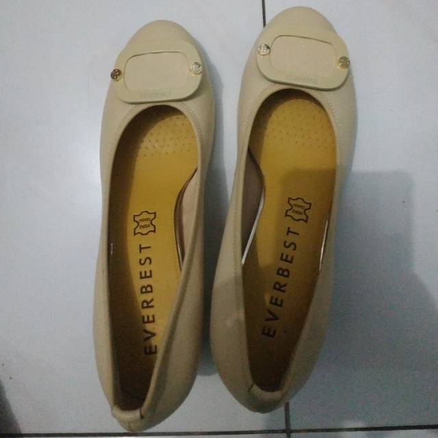 Sepatu Everbest Bekas Second Like New 39