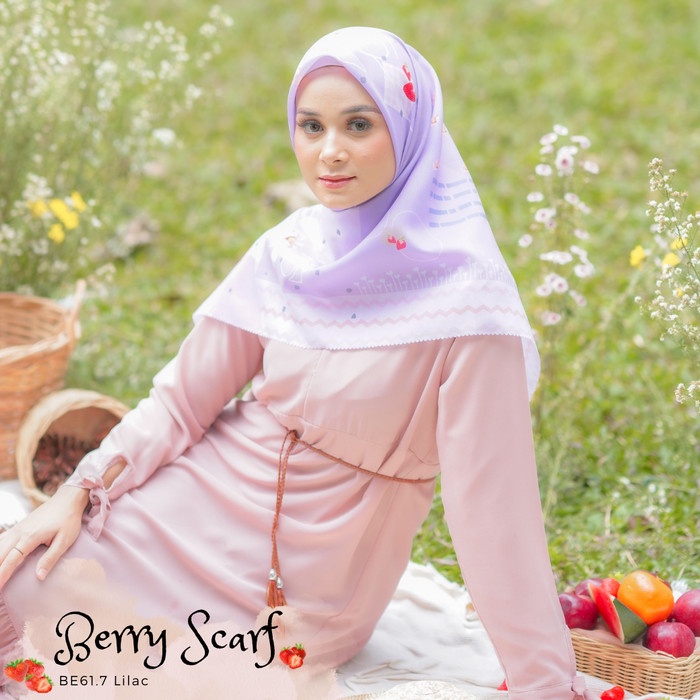 

Hijabwanitacantik - Segiempat Berry Scarf | Hijab Segi Empat - Lilac