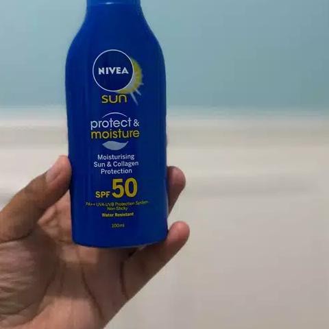 Sunblok NIVEA Sun Sun Protect &amp; Moisture Lotion SPF 50 - 100 ml - BPOM Halal Kemasan Biru - Sunscreen  Tubuh Suncreen Sunscren Suncren tabir Surya Sunblock Sunblok Wajah Sun creen Sun blok